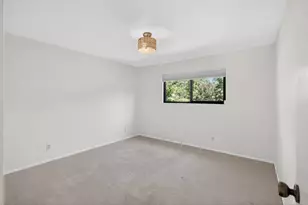 9746 Mira Del Rio Dr, Sacramento, CA 95827 - Photo 20