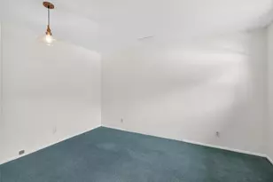 9746 Mira Del Rio Dr, Sacramento, CA 95827 - Photo 18