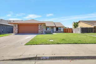 1924 Pebble Beach Dr, Yuba City, CA 95993 - Photo 2