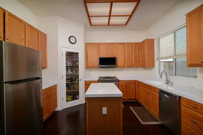 1933 Bastona, Elk Grove, CA 95758 - Photo 10