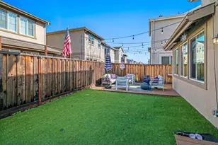 2327 Aerostar Way, Sacramento, CA 95834 - Photo 32
