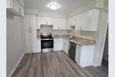 2225 Arliss Way, Sacramento, CA 95822 - Photo 2