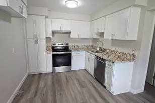 2225 Arliss Way, Sacramento, CA 95822 - Photo 2