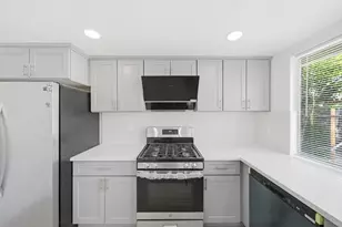8529 Birch Hollow Way, Sacramento, CA 95828 - Photo 14