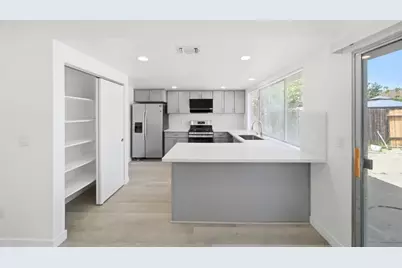8529 Birch Hollow Way, Sacramento, CA 95828 - Photo 10