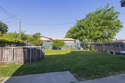 1843 W 8th Street, Merced, CA 95341 - Photo 18