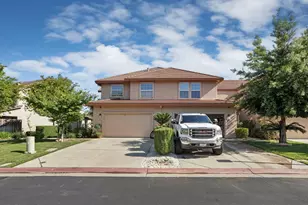 825 Polar Bear Cir, Galt, CA 95632 - Photo 2
