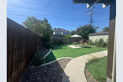 1044 W Harding Way, Stockton, CA 95203 - Photo 12