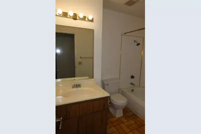 8609 Tiogawoods Drive, Sacramento, CA 95828 - Photo 22