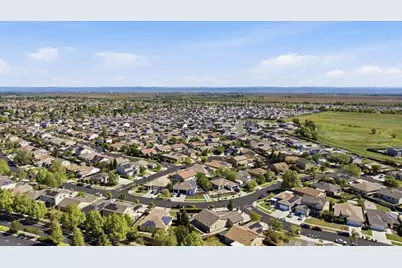 1452 Claridge Court, Plumas Lake, CA 95961 - Photo 36