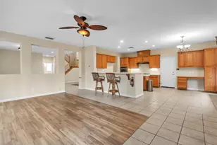 10085 Castle Oaks Ct, Sacramento, CA 95829 - Photo 6
