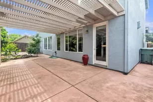 10085 Castle Oaks Ct, Sacramento, CA 95829 - Photo 32