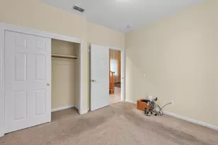 10085 Castle Oaks Ct, Sacramento, CA 95829 - Photo 14