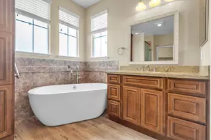 10085 Castle Oaks Ct, Sacramento, CA 95829 - Photo 28