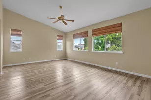 10085 Castle Oaks Ct, Sacramento, CA 95829 - Photo 24