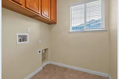 10085 Castle Oaks Court, Sacramento, CA 95829 - Photo 16