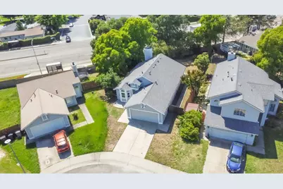 7673 Bluebrook Way, Sacramento, CA 95823 - Photo 2