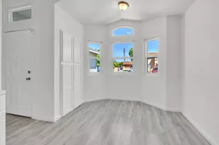 7673 Bluebrook Way, Sacramento, CA 95823 - Photo 10