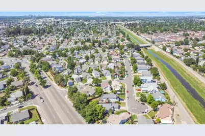 7673 Bluebrook Way, Sacramento, CA 95823 - Photo 34