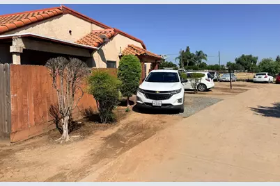 1405 E Cypress Avenue, Reedley, CA 93654 - Photo 8