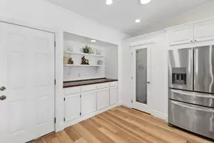 9021 Thilow Dr, Sacramento, CA 95826 - Photo 12