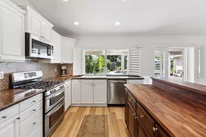 9021 Thilow Drive, Sacramento, CA 95826 - Photo 14