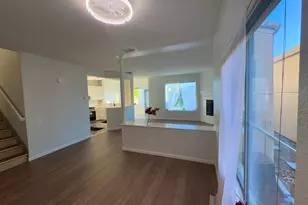 9193 E Laguna Way, Elk Grove, CA 95758 - Photo 12