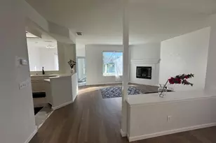 9193 E Laguna Way, Elk Grove, CA 95758 - Photo 14