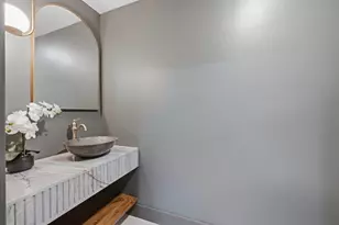 9815 Mira Del Rio Dr, Sacramento, CA 95827 - Photo 34