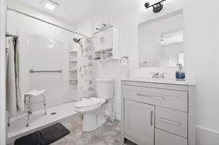 2100 Bowling Green Dr, Sacramento, CA 95825 - Photo 10