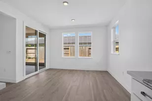 10284 Golden Sunray Dr, Elk Grove, CA 95757 - Photo 4