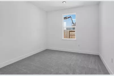 10284 Golden Sunray Drive, Elk Grove, CA 95757 - Photo 8