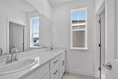 10284 Golden Sunray Drive, Elk Grove, CA 95757 - Photo 12