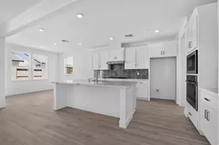 10284 Golden Sunray Dr, Elk Grove, CA 95757 - Photo 2