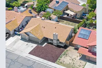 449 Cottonwood Drive, Los Banos, CA 93635 - Photo 2