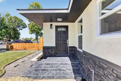 1127 W 19th Street, Merced, CA 95340 - Photo 6