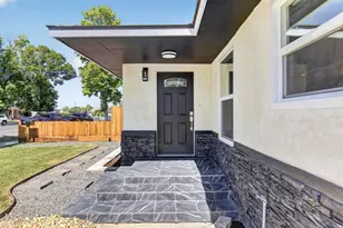 1127 W 19th St, Merced, CA 95340 - Photo 6