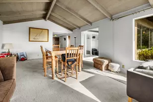 7961 Phaeton Dr, Oakland, CA 94605 - Photo 8