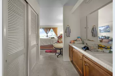 7961 Phaeton Drive, Oakland, CA 94605 - Photo 38