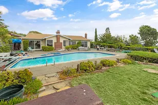 7961 Phaeton Dr, Oakland, CA 94605 - Photo 18