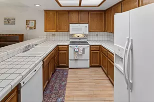 7440 W Black Tree Ln, Citrus Heights, CA 95610 - Photo 2