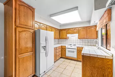 24 W Lancaster Drive, Stockton, CA 95207 - Photo 4