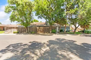 7003 Village Green Dr, Stockton, CA 95210 - Photo 46