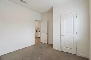 1335 S Kestrel Ln, Stockton, CA 95215 - Photo 10