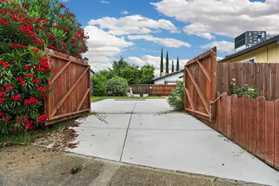 2401 Claridge Lane, Stockton, CA 95210 - Photo 32