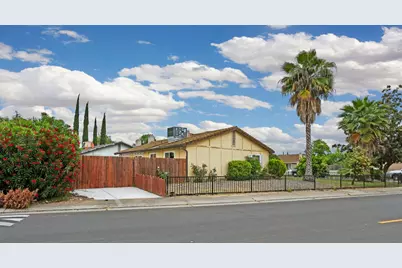 2401 Claridge Lane, Stockton, CA 95210 - Photo 6