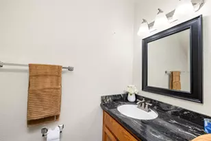 150 Creekside Cir, Sacramento, CA 95823 - Photo 8