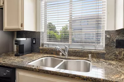 150 Creekside Circle, Sacramento, CA 95823 - Photo 16