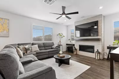 10469 Fendi Way, Elk Grove, CA 95757 - Photo 12
