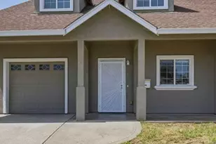 5840 71st St, Sacramento, CA 95824 - Photo 2